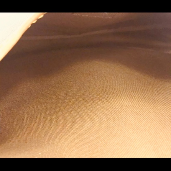 ❌SOLD❌ Louis Vuitton crossbody bag - Picture 7 of 9